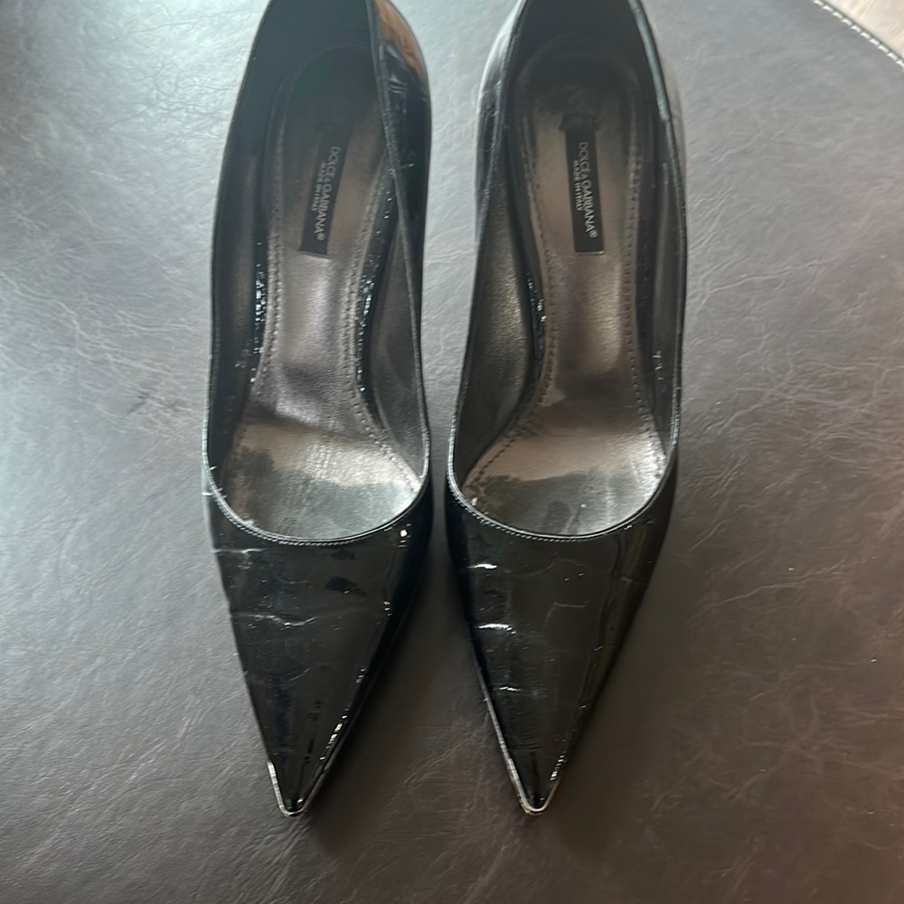 Dolce Gabbana shoes. Size 39 1/2. Made in Italy.